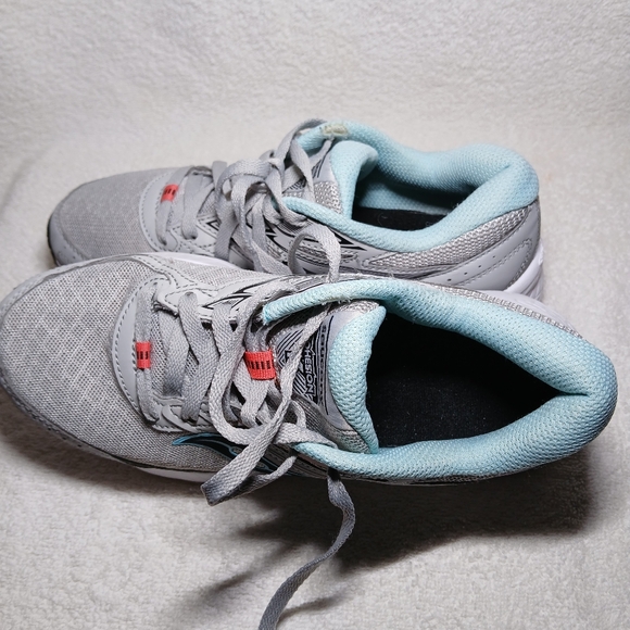 Women's Saucony Gray and Teal Cohesion 13 Athletic Shoes - Picture 4 of 7